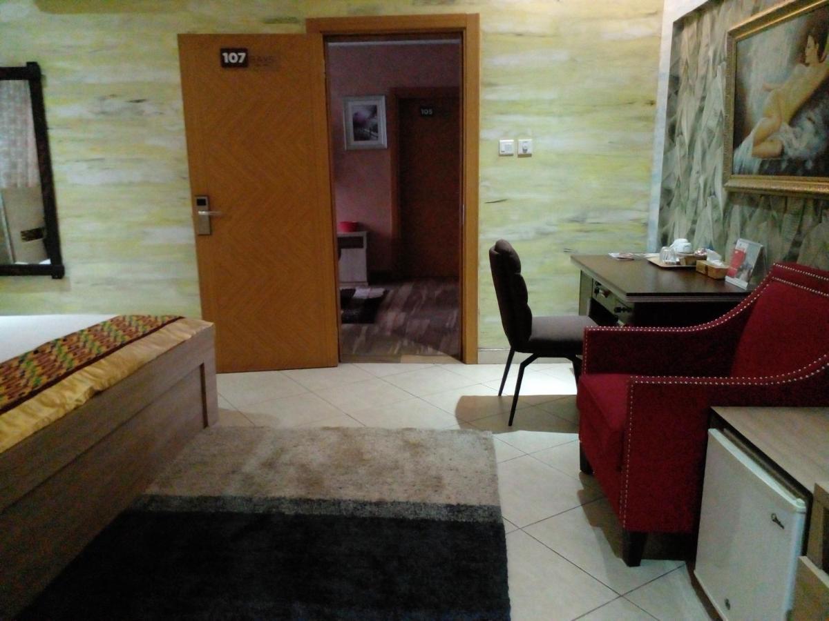 Bays Lodge, Акра Екстериор снимка